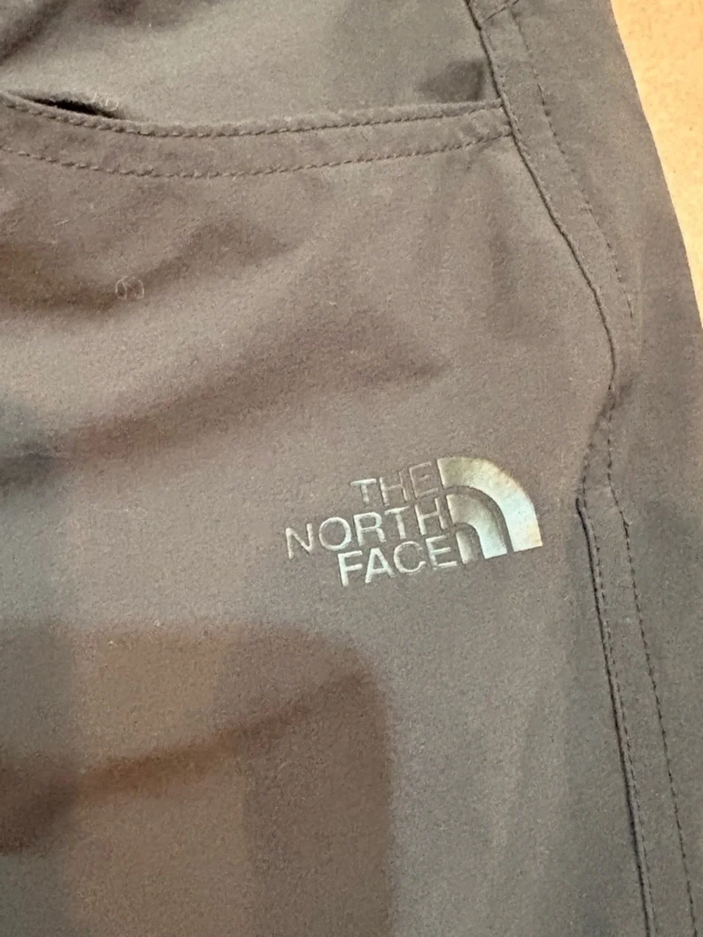 The North Face women’s Black hiking pants. Size 8 - Picture 2 of 6